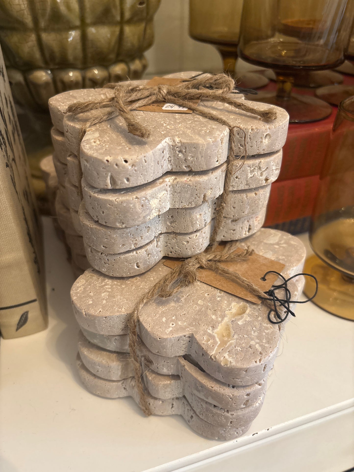 Coaster with scalloped edge (Set of 4)