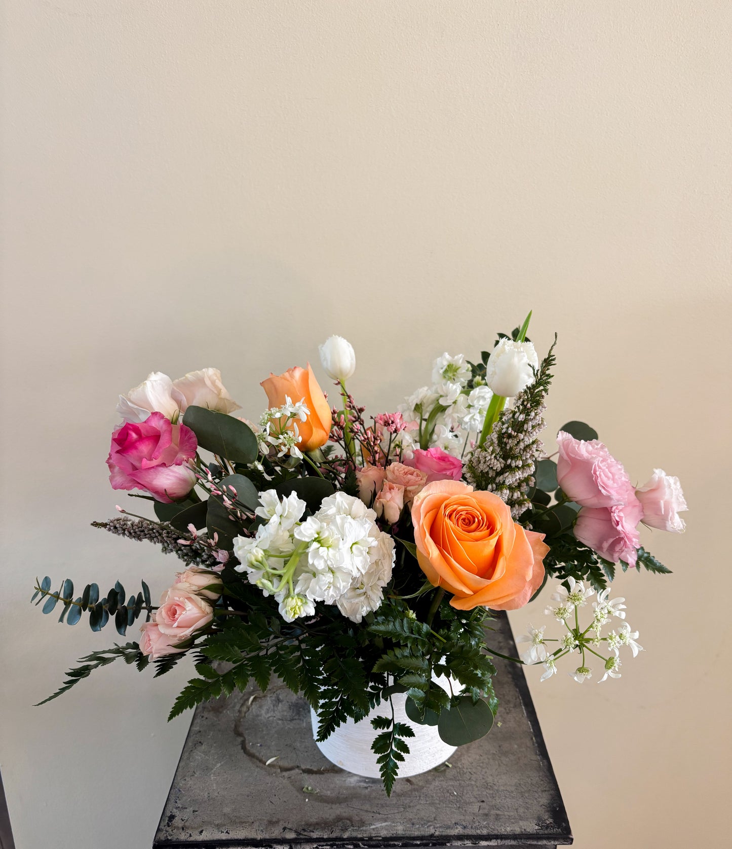 Monthly floral arrangement subscription